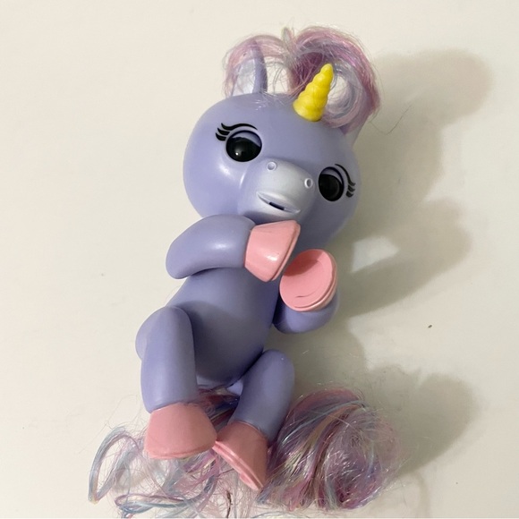 WowWee Fingerlings Alika Interactive Unicorn Toy - Picture 1 of 11